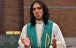 Le Japonais Kazuhiro Sekino à  l'église le 27 août 2015 à Tokyo