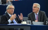 Le président de Commission européenne, Jean-Claude Juncker (à gauche), et le négociateur en chef de l'UE pour le Brexit, Michel Barnier, le 3 octobre 2017 au Parlement européen à Strasbourg 