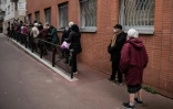 File d'attente devant un centre de vaccination pour être vacciné contre le Covid-19, à Paris, le 15 janvier 2021