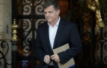 Douglas Brinkley Ă l'issue d'une rencontre avec Donald Trump le 28 Palm Beach en Floride