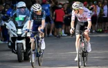 Le coureur slovène Tadej Pogacar (à droite) et le Danois Jonas Vingegaard (à gauche) lors de la 2e étape du Tour de France, entre Cesenatico et Bologne, le 30 juin 2024
