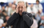 Le réalisateur Tony Gatlif pose lors d'une séance photo pour le film "Ange", le 23 mai 2025 à Cannes