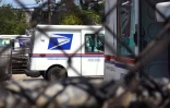 Une camionnette de la poste américaine, le 13 août 2020 à Chicago, dans l'Illinois