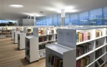 Des rayonnages de la nouvelle bibliothèque Oodi à Helskinki, le 30 novembre 2018