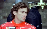 Le pilote brésilien Ayrton Senna avant un GP de F1 à Donington, en Grande-Bretagne, le 10 avril 1993