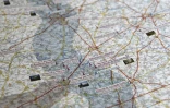 Une carte routière Michelin dédiée aux commémorations du centenaire de la Première Guerre mondiale présentée le 3 avril 2014 à Boulogne-Billancourt, près de Paris