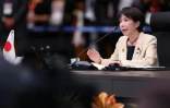 La Première ministre japonaise Sanae Takaichi s'exprime lors du sommet de l'Asean, le 26 octobre 2025 à Kuala Lumpur