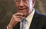 Le Président portugais Marcelo Rebelo de Sousa a été photographié lors de sa rencontre avec le Premier ministre Luis Montenegro au Palais de Belém à Lisbonne le 12 mars 2025, un jour après le rejet de la motion de confiance du Premier ministre au Parlement et alors que le Président s'apprête à recevoir en audience les partis politiques représentés au Parlement.
