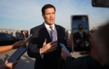 Le secrétaire d'Etat américain Marco Rubio parle à la presse à l'aéroport international d'Athènes, le 8 octobre 2026