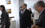 L'ex-avocat de Donald Trump, Michael Cohen arrive au Congrès pour témoigner devant la commission sénatoriale du Renseignement, le 26 février 2019 à Washington