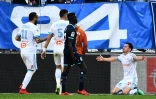 Le milieu de terrain de l'OM Florian Thauvin (d) buteur lors de la réception de Lille le 21 avril 2018