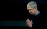Le directeur général d'Apple Tim Cook au siège du groupe à Cupertino, en Californie, le 21 mars 2016