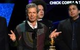 Chick Corea et le Spanish Heart Band reçoivent le prix du meilleur album de jazz lors des Grammy Awards à Los Angeles, le 26 janvier 2020