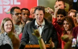 Le candidat à la présidentielle pour le Parti des Travailleurs Fernando Haddad fait une déclaration à l'issue du premier tour, le 7 octobre 2018 à Sao Paulo, au Brésil