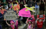 Des Israéliens manifestent contre le gouvernement et pour réclamer le retour des otages détenus à Gaza, à Tel-Aviv le 3 mai 2025