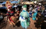Danse rituelle à la société secrète féminine Bondo, à Freetown, le 24 novembre 2018