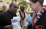 Lundi 17 octobre 2005 -

Le ministre de l'outre-mer François Baroin est en visite à La Réunion du 17 au 18 octobre