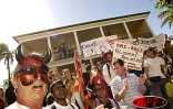 Jeudi 19 juin 2003
Des affrontements ont une nouvelle fois opposé les forces de l'ordre à des grévistes de l'Éducation nationale
(Photo Noël Thomas)