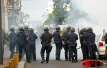 La manifestation des personnels de l'Éducation nationale à Saint-Denis a dégénéré en affrontements avec les forces de l'ordre le lundi 19 mai 2003
