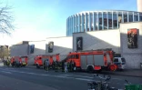 Des membres des services de secours policiers déployés à Münster (nord-ouest de l'Allemagne), le 7 avril 2018 après qu'une voiture a foncé dans la foule