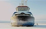 Pour les transporteurs maritimes, l'intervention nécessaire de brise-glace pour ouvrir la voie au porte-conteneur est un coût supplémentaire