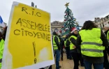 Un manifestant appelle à un RIC (référendum d'initiative citoyenne), à Montpellier, le 15 décembre 2018