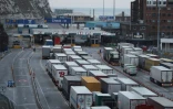 File d'attente de camions au port de Douvres en mars 2018