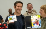 Le nouveau patron d'Apple, John Ternus, présente le premier iPhone pliable d'Apple à Cupertino en Californie le 9 septembre 2026, aux Etats-Unis