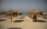 Une plage près d'Athènes, le 15 mai 2020 à la veille de la réouverture des plages en Grèce