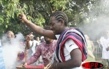 Servis malgache à Saint-Benoît -
Invocation des ancêtres
Photo Bruno Bamba