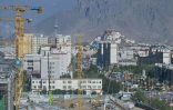 Vue générale de nouvelles constructions le 3 juin 2021 à Lhassa, dans la région autonome du Tibet