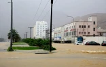 Les rues de Mascate vides de circulation en raison du passage du cyclone tropical Shaheen, le 3 octobre 2021