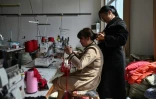 Des employées dans une usine de lingerie, le 25 mars 2021 à Guanyun, dans l'est de la Chine