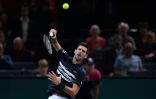 Le Serbe Novak Djokovic face au Français Corentin Moutet au 2e tour du Masters 1000 de Paris, le 30 octobre 2019