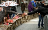Sur le marché aux truffes de Lalbenque, dans le Lot, le 18 janvier 2022  