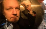 Julian Assange, le fondateur de WikiLeaks, à son arrivée au tribunal de Southwark, à Londres le 1er mai 2019