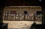 Groupe de miliciens peuls dans un camp de démobilisation à Sévaré, dans le centre du Mali, le 6 juillet 2019
