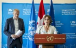 Le ministre danois de l'Environnement  Magnus Heunick (G) et la Commissaire européenne à l'Environnement Jessika Roswall (D) durant un point presse portant sur les négociations du traité plastique en cours aux Nations Unies à Genève, le 12 aout 2025. 