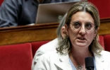 Perrine Goulet, députée des Démocrates, prend la parole lors d'une séance de questions au gouvernement à l'Assemblée nationale, à Paris, le 24 mars 2026