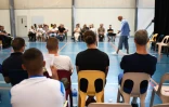 Des détenus durant leur représentation de Hamlet, le 8 juillet 2016 à la prison du Pontet