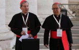 Les cardinaux colombiens Ruben Salazar Gomez (g) et Luis Jose Rueda Aparicio au Vatican, le 30 avril 2025