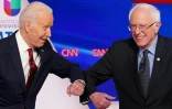 Bernie Sanders (D) et Joe Biden (G) lors d'un débat à Washington, le 15 mars 2020