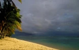 Une plage à Rarotonga, la plus grande des îles Cook, le 27 août 2012
