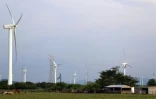 Si le Mexique est devenu un champion de l?énergie éolienne en Amérique latine, dans l?Etat d?Oaxaca (sud), les habitants critiquent les retombées économiques et menacent même de paralyser les moulins