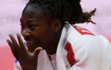 La joie de la Française Clarisse Agbegnenou, championne du monde (catégorie des -63 kg) pour la 5e fois après sa victoire face à la Slovène Andreja Leski, le 9 juin 2021 à Budapest