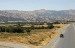 Un tracteur sur une route du district de Penjwen, près de la frontière avec l'Iran, dans la région autonome du Kurdistan irakien, le 21 septembre 2026