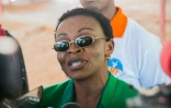 Victoire Ingabire, une responsable de l'opposition au Rwanda, s'exprime à sa sortie de prison le 15 septembre 2018, en banlieue de Kigali