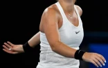 La Suissesse Belinda Bencic laisse exploser sa joie après sa victoire contre Venus Williams à Melbourne le 15 janvier 2018