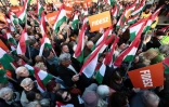 Des partisans du Premier ministre hongrois Viktor Orban assistent Ă  son dernier discours de campagne Ă  Szekesfehervar, le 6 avril 2018