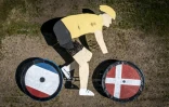Le Danemark à l'heure du Tour de France, comme ici le symbole du maillot jaune dans le village de Jutland, le 23 juin 2022 